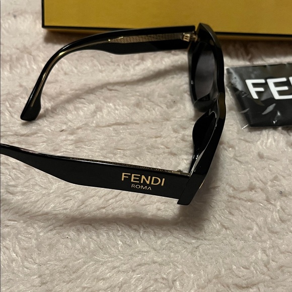 Fendi Classic Black Gold Sunglasses unisex main image 7